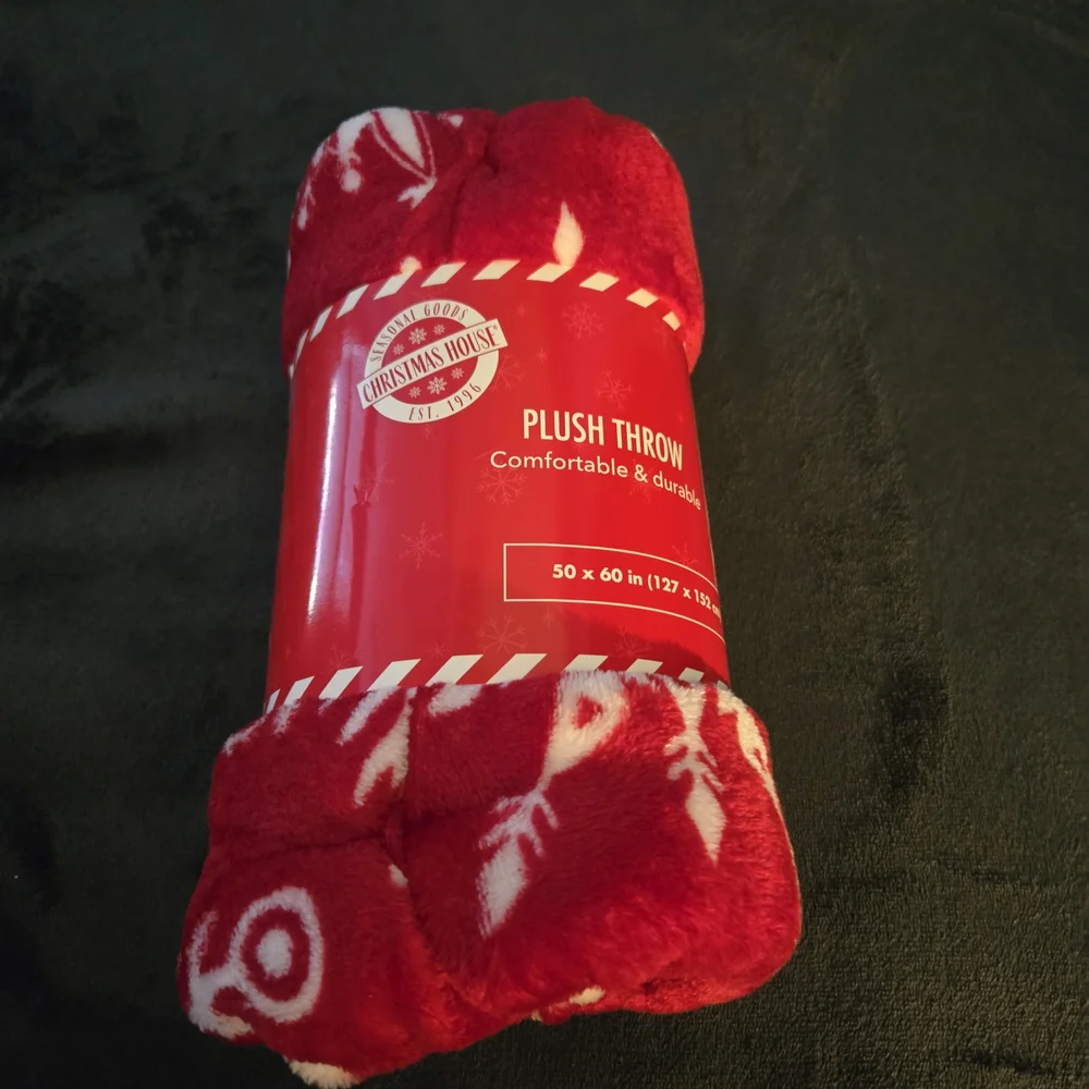 Christmas Snow Flakes Red Plush Throw Blanket